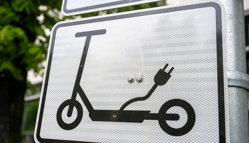 Parkplatz für Leih-E-Tretroller: Auch in Heilbronn sind jetzt Parkzonen ausgewiesen. Parkplatz für Leih-E-Tretroller: Auch in Heilbronn sind jetzt Parkzonen ausgewiesen.