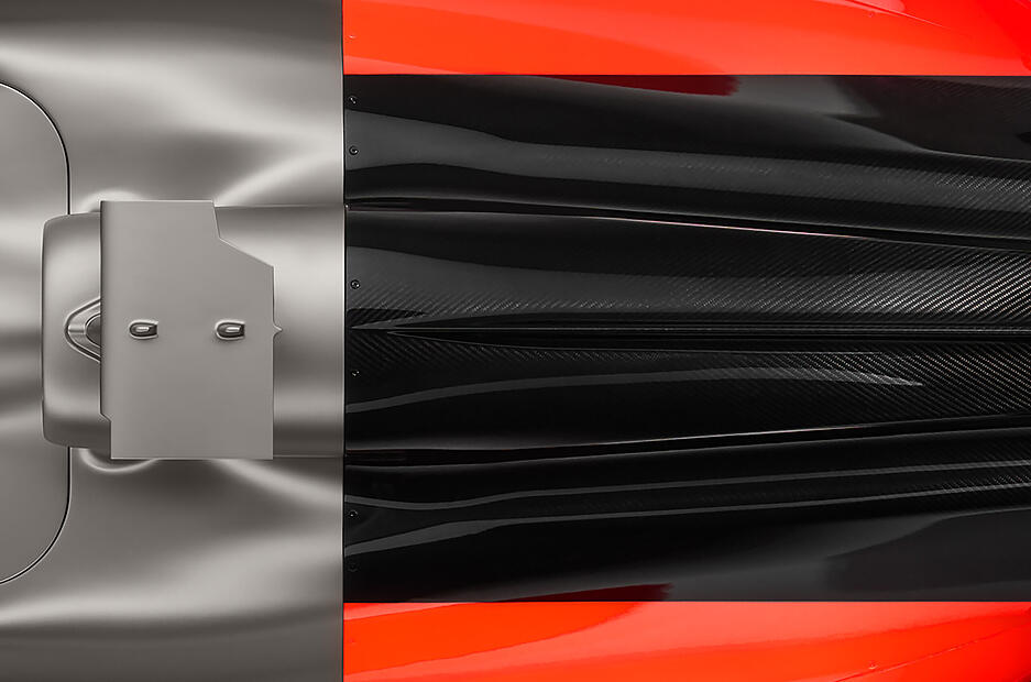 Chefdesigner Massimo Frascella erklärt das Designkonzept des Audi R26 Concept. Chefdesigner Massimo Frascella erklärt das Designkonzept des Audi R26 Concept.