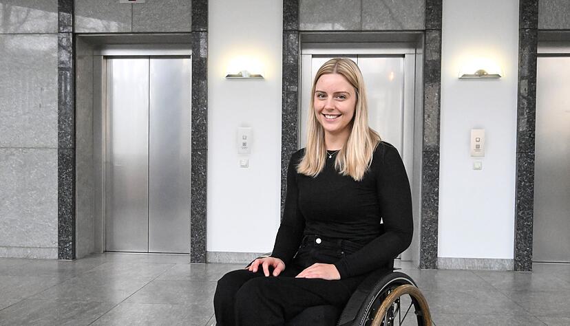 Esa-Ingenieurin Benthaus ist seit einem Unfall 2018 beim Mountainbiken von der Brust abw&auml;rts gel&auml;hmt.