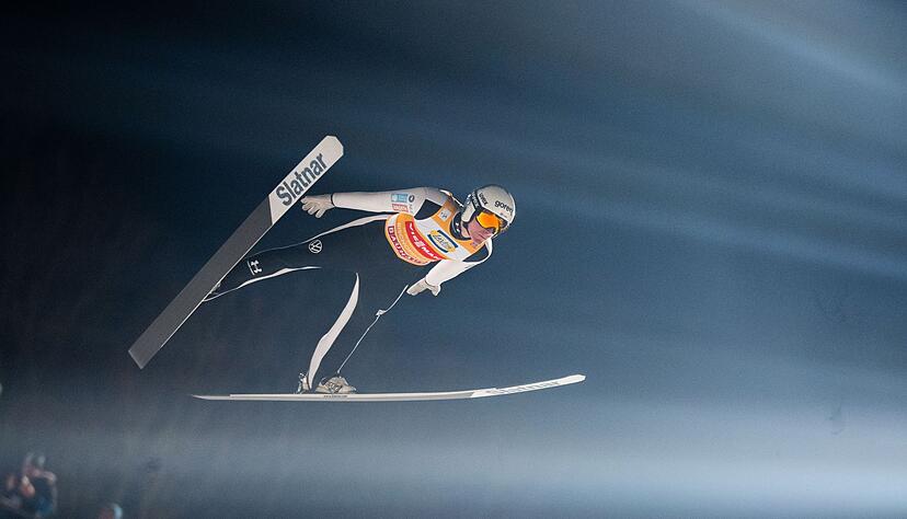 Domen Prevc ist der Sieg bei der Vierschanzentournee kaum noch zu nehmen. Domen Prevc ist der Sieg bei der Vierschanzentournee kaum noch zu nehmen.