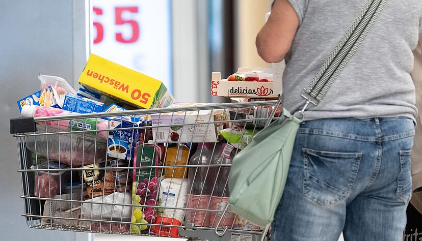 2024 machten allen Discounter in Deutschland einen Umsatz von gut 77 Milliarden Euro - und damit fast ein Drittel mehr als 2019 zuvor. (Symbolbild) 2024 machten allen Discounter in Deutschland einen Umsatz von gut 77 Milliarden Euro - und damit fast ein Drittel mehr als 2019 zuvor. (Symbolbild)