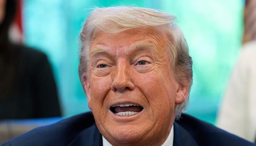 Trump begr&uuml;ndete die Einreisebeschr&auml;nkungen vor allem mit Sicherheitsbedenken. (Archivbild)