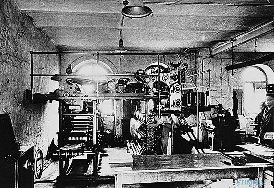 Die ersten Heilbronner Stimme-Ausgaben werden 1946 auf der Rotation in Gro&szlig;gartach gedruckt.