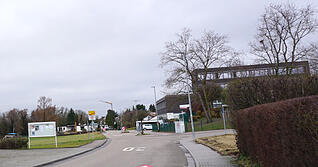 Anwohner und die Michael-Beheim-Schule w&uuml;nschen sich mehr Verkehrssicherheit in der K&uuml;mmelstra&szlig;e. Tempo 30 wird dort selten eingehalten.