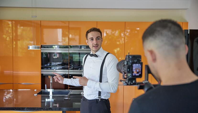 Nach seinem Start Anfang 2023 hat «Mr. Unreal Estate» auf Instagram inzwischen 240.000 Follower.