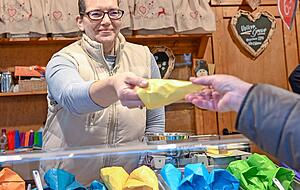 Die Nuss- und Mandelbrennerei Grewe hat nach eigenen Angaben die Preise am Stand in Bad Wimpfen nicht erhöht. Die Nuss- und Mandelbrennerei Grewe hat nach eigenen Angaben die Preise am Stand in Bad Wimpfen nicht erhöht.