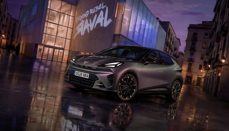 Der Cupra Raval ist das erste Mitglied einer Modellfamilie von fünf vollelektrischen Kleinwagen, die der VW-Konzern bis 2027 auf den Markt bringt. Der Cupra Raval ist das erste Mitglied einer Modellfamilie von fünf vollelektrischen Kleinwagen, die der VW-Konzern bis 2027 auf den Markt bringt.