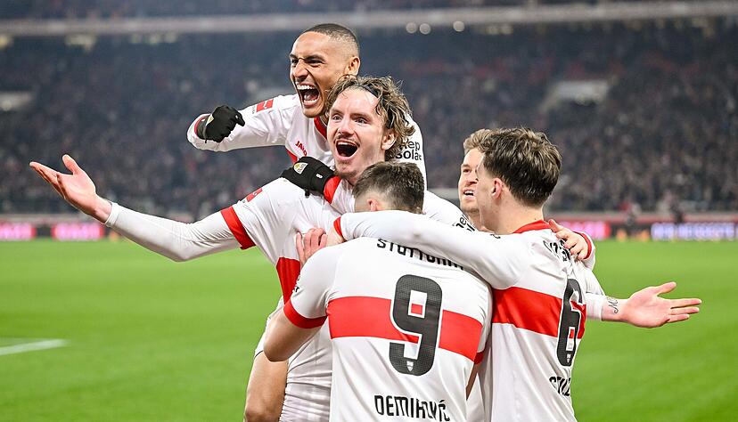 (Zu) früh gefreut: Nick Woltemade (Mitte) hat gerade zum 2:0 getroffen. (Zu) früh gefreut: Nick Woltemade (Mitte) hat gerade zum 2:0 getroffen.