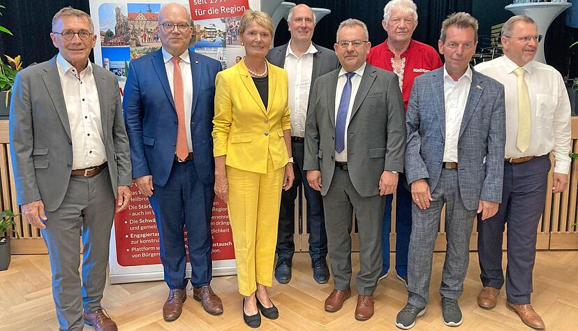 Zum 25-jährigen Jubiläum: Vertreter von Kommunen, Wirtschaft, Sport und dem sozialwesen trafen sich zur Podiumsdiskussion in Eppingen.
Foto: Jörg Kühl