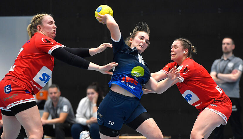 Rebecca Schäfer (Mitte) fällt bei der Sport-Union Neckarsulm II nach dem Abgang von Sophie Lütke wieder mehr Verantwortung zu. Die 22-Jährige zählt bereits zu den erfahreneren Akteurinnen der Mannschaft.