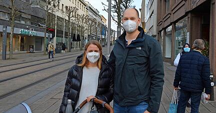 Nele und Fabian Kolk würden das Tübinger Modell in Heilbronn nutzen. Die unterschiedlichen Bedingungen im Land finden sie nicht gut.
Foto: Julian Ruf Nele und Fabian Kolk würden das Tübinger Modell in Heilbronn nutzen. Die unterschiedlichen Bedingungen im Land finden sie nicht gut.
Foto: Julian Ruf