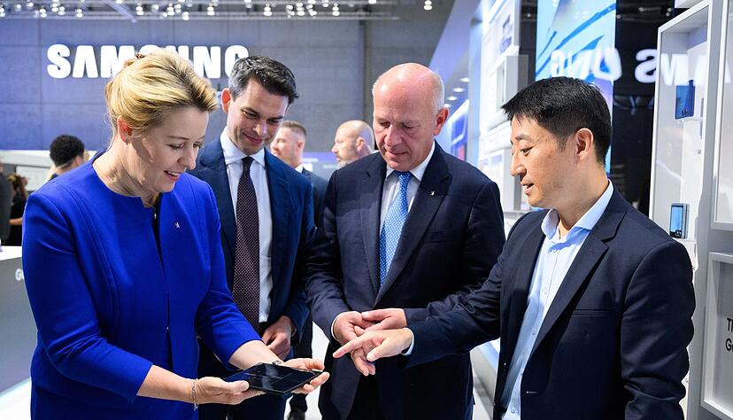 Samsung präsentiert auf der IFA neue Handymodelle. Samsung präsentiert auf der IFA neue Handymodelle.