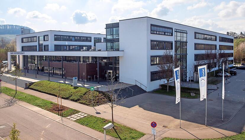 Die IHK Heilbronn-Franken hat nach einem Hackerangriff immer noch nicht in vollem Umfang ihren digitalen Service wieder hochfahren können. Die IHK Heilbronn-Franken hat nach einem Hackerangriff immer noch nicht in vollem Umfang ihren digitalen Service wieder hochfahren können.