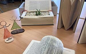 Bookcycled produziert aus alten B&uuml;chern stylische Wohnaccessoires, die die Umwelt schonen.