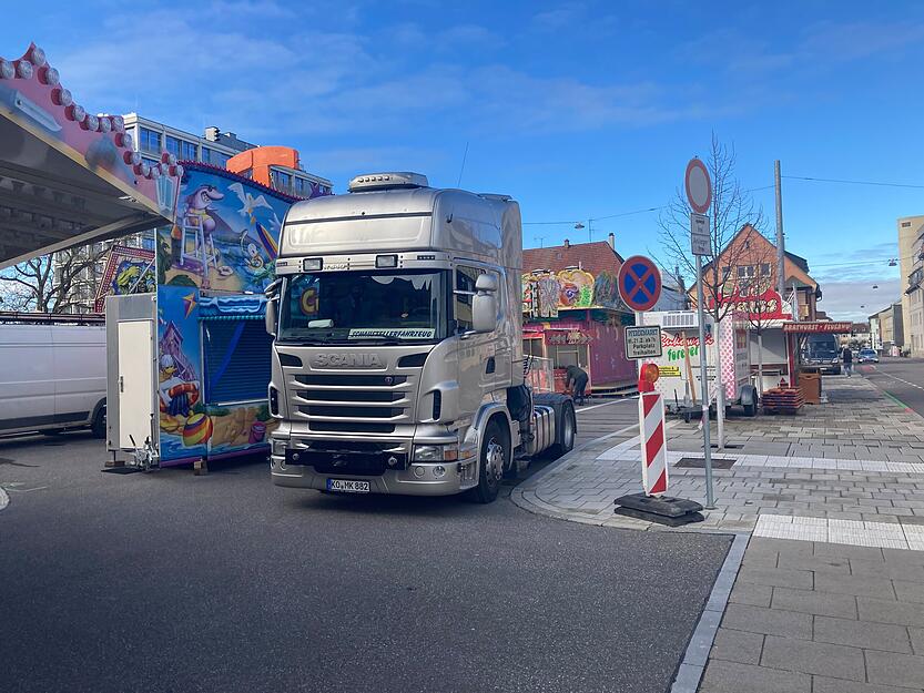 In Heilbronn wird der Pferdemarkt aufgebaut In Heilbronn wird der Pferdemarkt aufgebaut