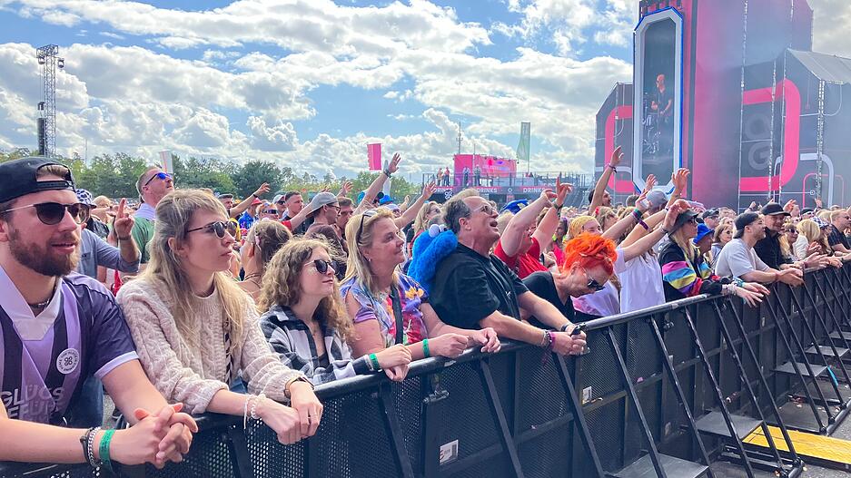 Beim Glücksgefühle-Festival lauschen die Zuschauer am Freitag den ersten Musik-Acts. Auftreten werden im Hockenheimring unter anderem auch Scooter, Sido und die Black Eyed Peas.