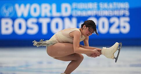 Alysa Liu aus den USA liegt nach dem Kurzprogramm bei der Eiskunstlauf-WM in Führung.
