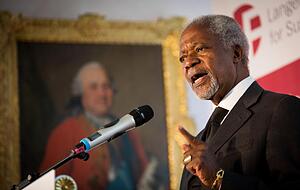 Kofi Annan hält beim «Langenburg Forum» für Nachhaltigkeit eine Rede. Das Forum im Schloss lädt zur Debatte über die «Transformation von Megastädten» ein. Kofi Annan hält beim «Langenburg Forum» für Nachhaltigkeit eine Rede. Das Forum im Schloss lädt zur Debatte über die «Transformation von Megastädten» ein.