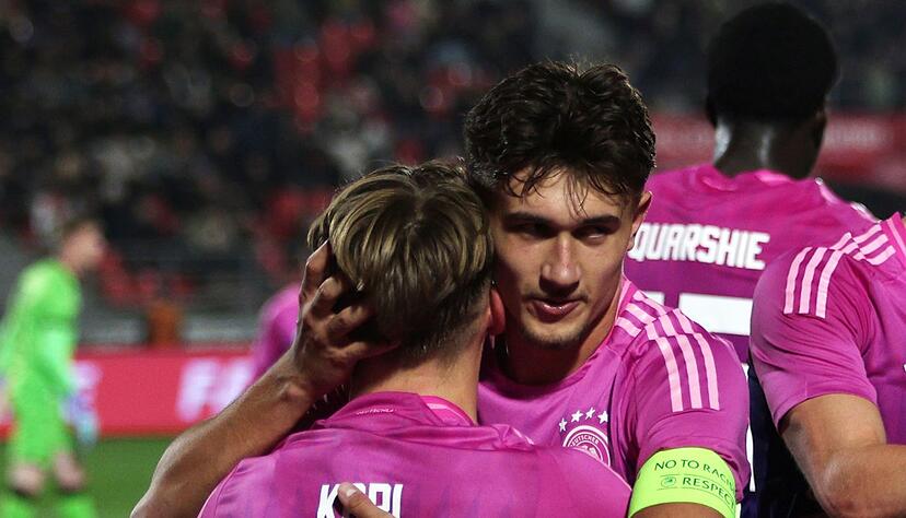 Lennart Karl (vorne) und Kapitän Tom Bischof sind Leistungsträger der U21-Nationalmannschaft.