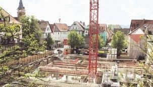 Die Baustelle, fotografiert aus dem Fenster der HZ-Redaktion. Viele haben sich an den offenen Blick schon gew&ouml;hnt, doch in einem Jahr steht hier die neue Hauptstelle.