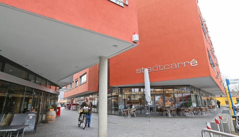 Wohnen und Einzelhandel: Daf&uuml;r steht das Stadtcarr&eacute; beim Bad Rappenauer Bahnhof. Es brachte einen Schub f&uuml;r die Innenstadt. Fotos: Archiv