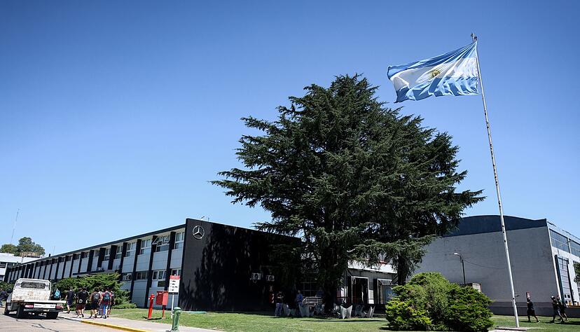 Die Fabrik in Argentinien ist das älteste Mercedes-Werk außerhalb von Deutschland. Die Fabrik in Argentinien ist das älteste Mercedes-Werk außerhalb von Deutschland.