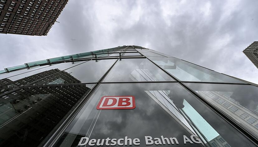 Im ersten Halbjahr 2025 hat die Bahn Verluste im dreistelligen Millionenbereich eingefahren. (Archivbild) Im ersten Halbjahr 2025 hat die Bahn Verluste im dreistelligen Millionenbereich eingefahren. (Archivbild)