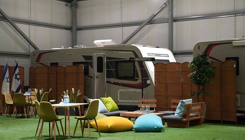 Einrichtung zur Aufnahme der weiblichen Geiseln am Rande des Gazastreifens. Einrichtung zur Aufnahme der weiblichen Geiseln am Rande des Gazastreifens.