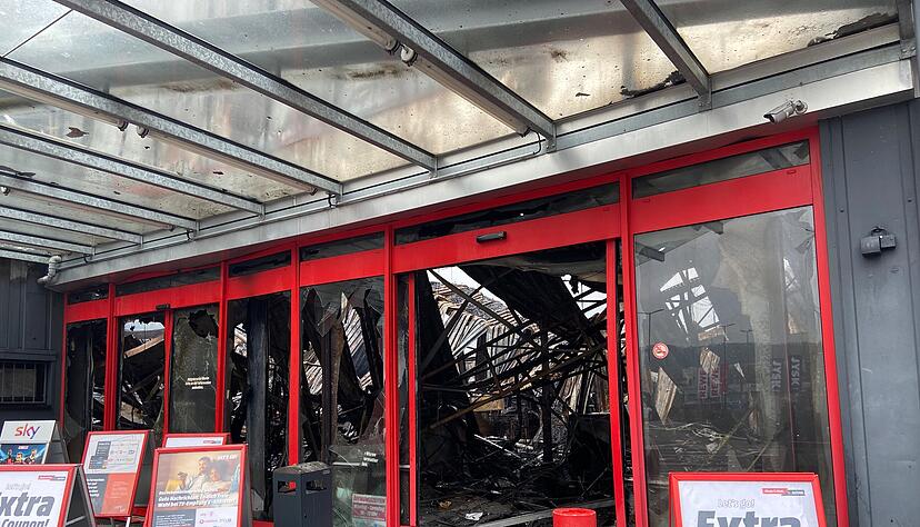 Großbrand in Mosbach-Neckarelz – Millionenschaden in Einkaufscenter