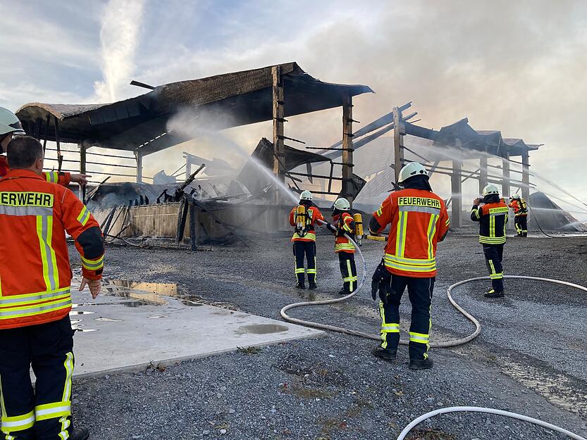 Brand auf landwirtschaftlichem Betrieb bei Sinsheim