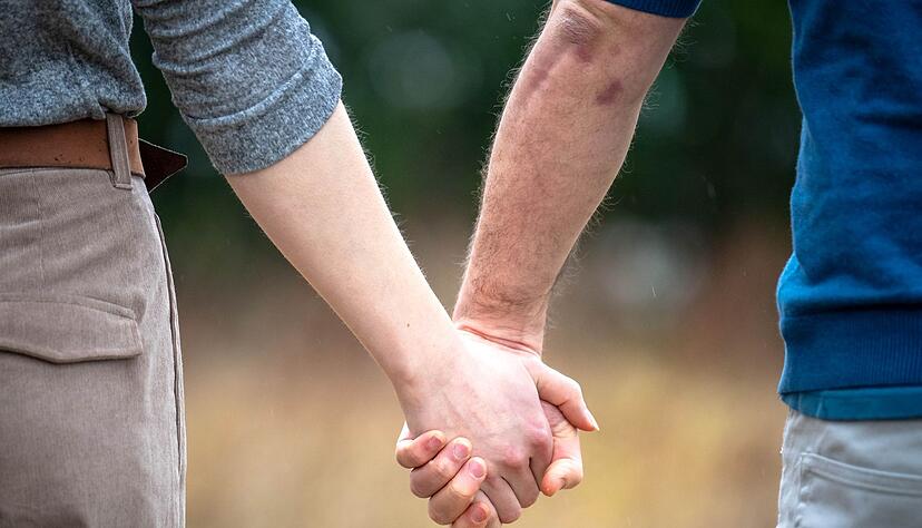 Realistische Partnersuche: Nicht jede Verbindung muss sich gro&szlig; anf&uuml;hlen, um echt zu sein. (Symbolbild)