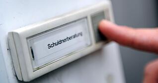 Schuldnerberatungsstellen helfen Betroffenen, ihre Finanzen zu regeln.