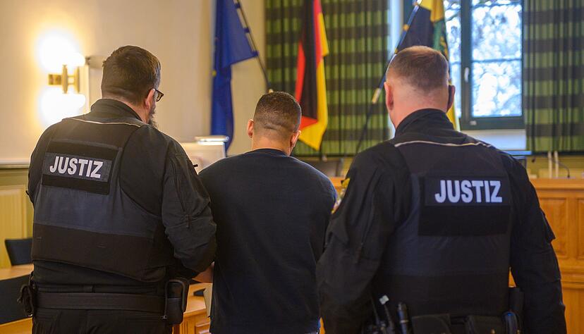 Ein 38-Jähriger ist vom Landgericht in Stendal wegen der Tötung seiner Ehefrau verurteilt worden. Ein 38-Jähriger ist vom Landgericht in Stendal wegen der Tötung seiner Ehefrau verurteilt worden.