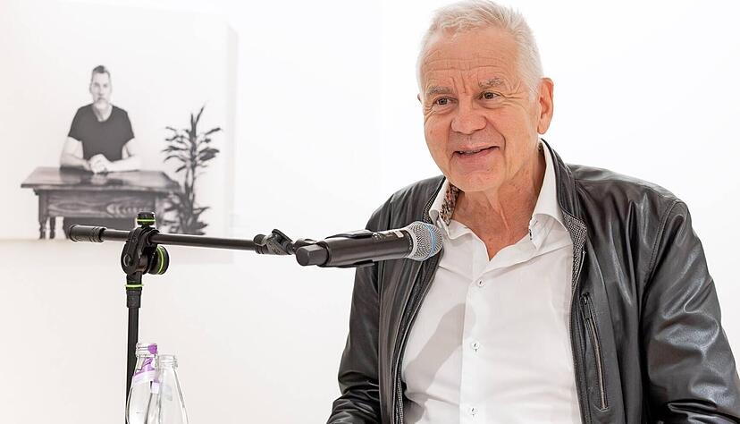 Anfang Oktober erst im Literaturhaus Heilbronn zu Gast bei einer Lesung: Der Schriftsteller Matthias Politycki, der sich nicht nur in Form von Lyrik und Prosa, sondern als Pen-Präsident Deutschland auch politisch äußert. Anfang Oktober erst im Literaturhaus Heilbronn zu Gast bei einer Lesung: Der Schriftsteller Matthias Politycki, der sich nicht nur in Form von Lyrik und Prosa, sondern als Pen-Präsident Deutschland auch politisch äußert.