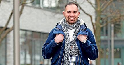 Miloš Ljubanić studiert Verkehrsbetriebswirtschaft und Logistik im Bachelor an der Hochschule Heilbronn und jobbt nebenher in der Experimenta.
Foto: Ralf Seidel