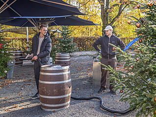 Der Winterzauber öffnet sonntags bereits ab 12 Uhr, um 13 Uhr startet die sonntägliche Weihnachtswerkstatt. Der Winterzauber öffnet sonntags bereits ab 12 Uhr, um 13 Uhr startet die sonntägliche Weihnachtswerkstatt.