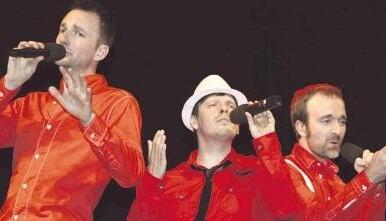 Die Jungs von Füenf können trotz allerlei Faxen wirklich gut singen. Das ließ sich in der Öhringer Kultura auf Dauer nicht verheimlichen.Foto: Michael Dignal