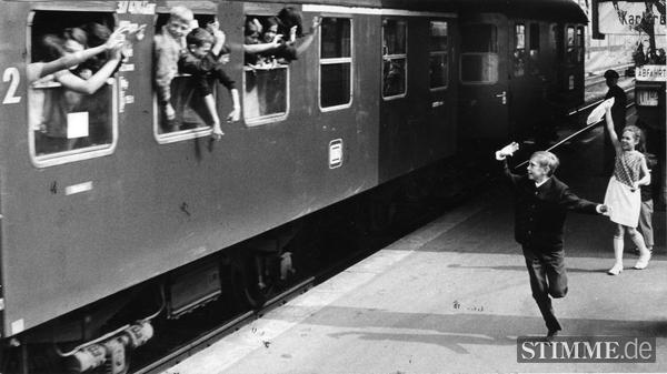 Au revoir, bis bald - während der Sommerfreizeit 1967 entstehen Freundschaften.