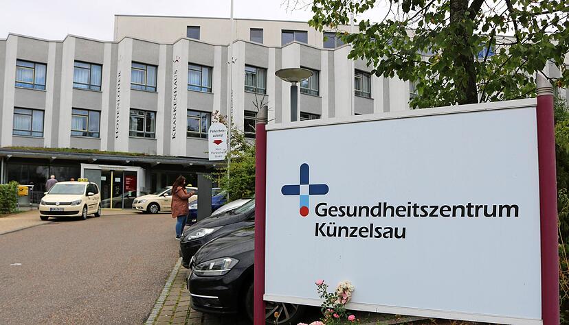 Im ersten Stock des einstigen Krankenhausgebäudes soll das neue Hospiz entstehen. Ein Architekturbüro wurde beauftragt, die Grundrisse zu erstellen.
Fotos: Reichert/privat Im ersten Stock des einstigen Krankenhausgebäudes soll das neue Hospiz entstehen. Ein Architekturbüro wurde beauftragt, die Grundrisse zu erstellen.
Fotos: Reichert/privat