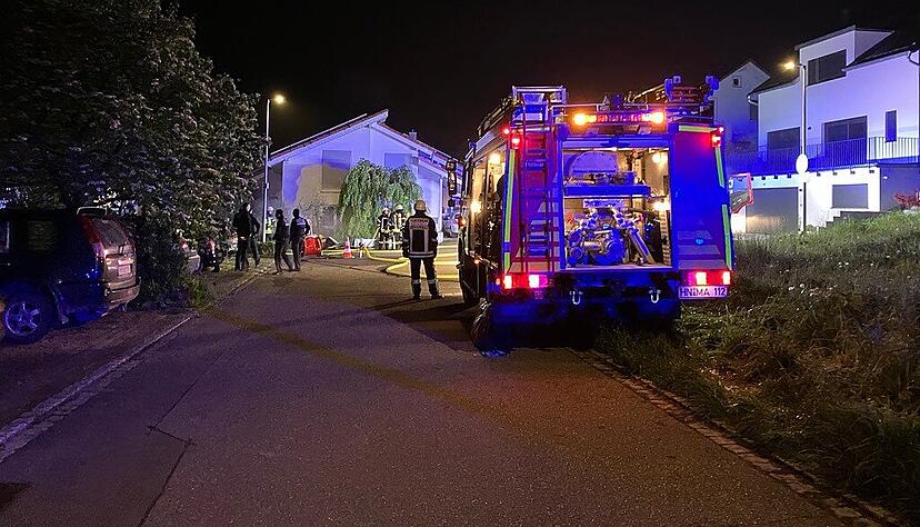Feuerwehr und Rettungsdienst sind am fr&uuml;hen Freitagmorgen zu einem Brand nach Obergruppenbach ausger&uuml;ckt.