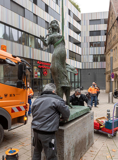 K&auml;thchen-Statue ist zur&uuml;ck