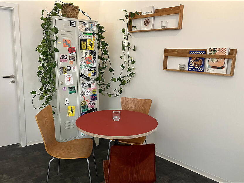 In Heilbronn eröffnet am 7. November 2024 das "Stretta" Café. Hier können Gäste nicht nur Kaffee trinken, sondern auch mobil arbeiten und in der Bar den Feierabend einleiten.