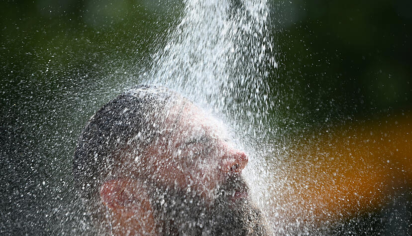 Eine neue Hitzewelle bringt Deutschland mit rekordverdächtigen Temperaturen zum Schwitzen. Eine neue Hitzewelle bringt Deutschland mit rekordverdächtigen Temperaturen zum Schwitzen.