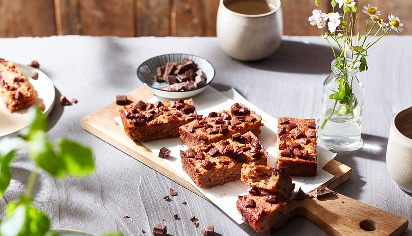 In Kombination mit Zutaten wie Leinsamen oder Quinoa wird der «Kartoffel-Flapjack» zu einer echten Ballaststoff- und Energiequelle. In Kombination mit Zutaten wie Leinsamen oder Quinoa wird der «Kartoffel-Flapjack» zu einer echten Ballaststoff- und Energiequelle.
