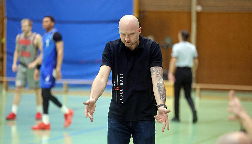 Trainer Goran Mijic verlor mit den TSG Heilbronn Reds einmal mehr in Kirchheim/Teck. Noch ist die Abstiegsgefahr f&uuml;r seine Mannschaft nicht gebannt.
