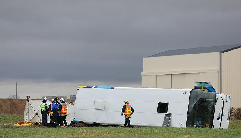 Wie es zu dem Unfall kam, war zunächst unklar. Wie es zu dem Unfall kam, war zunächst unklar.