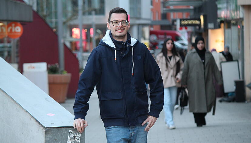 Simon Kreß kämpft sich nach einer Prügelattacke am Ballermann mit aller Kraft zurück in den Alltag. Simon Kreß kämpft sich nach einer Prügelattacke am Ballermann mit aller Kraft zurück in den Alltag.