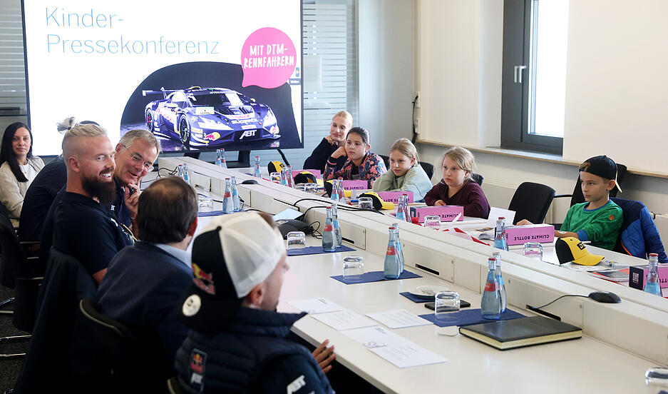 Kinder-Pressekonferenz in Heilbronn mit DTM-Fahrern.