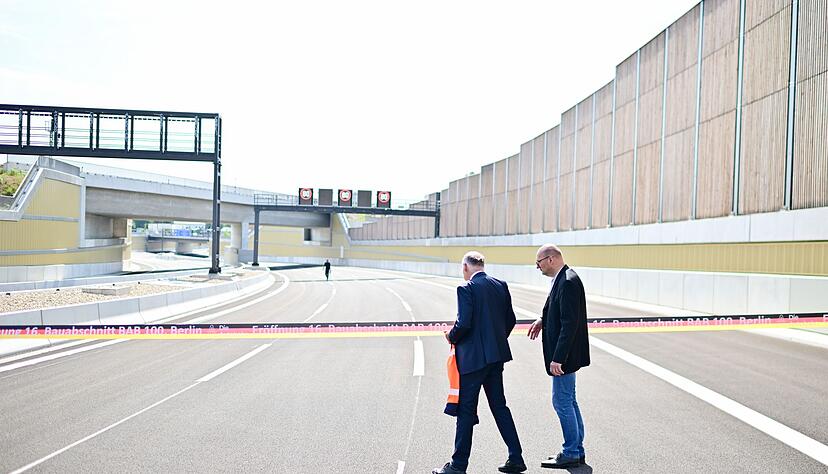 Befürworter sehen in der Verlängerung eine wichtige Verkehrsanbindung für den Osten Berlins. Befürworter sehen in der Verlängerung eine wichtige Verkehrsanbindung für den Osten Berlins.
