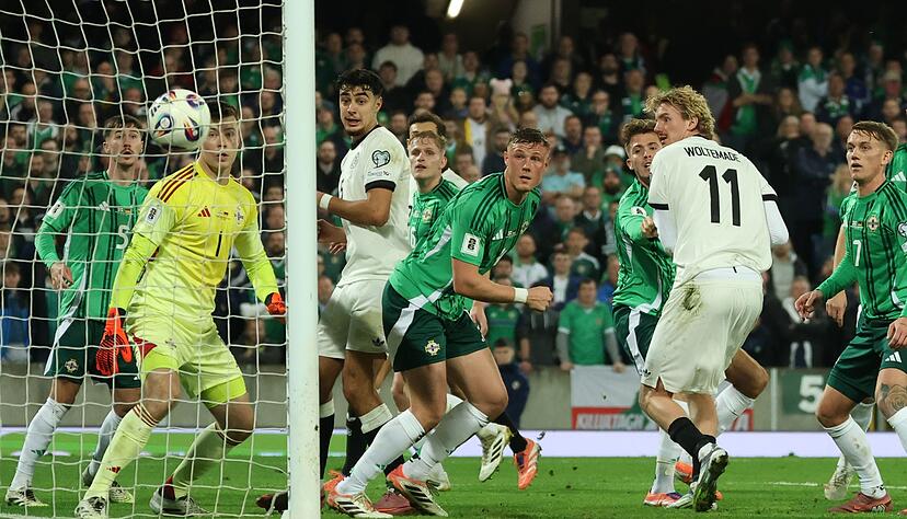 Von Woltemades Schulter ging der Ball ins Tor.